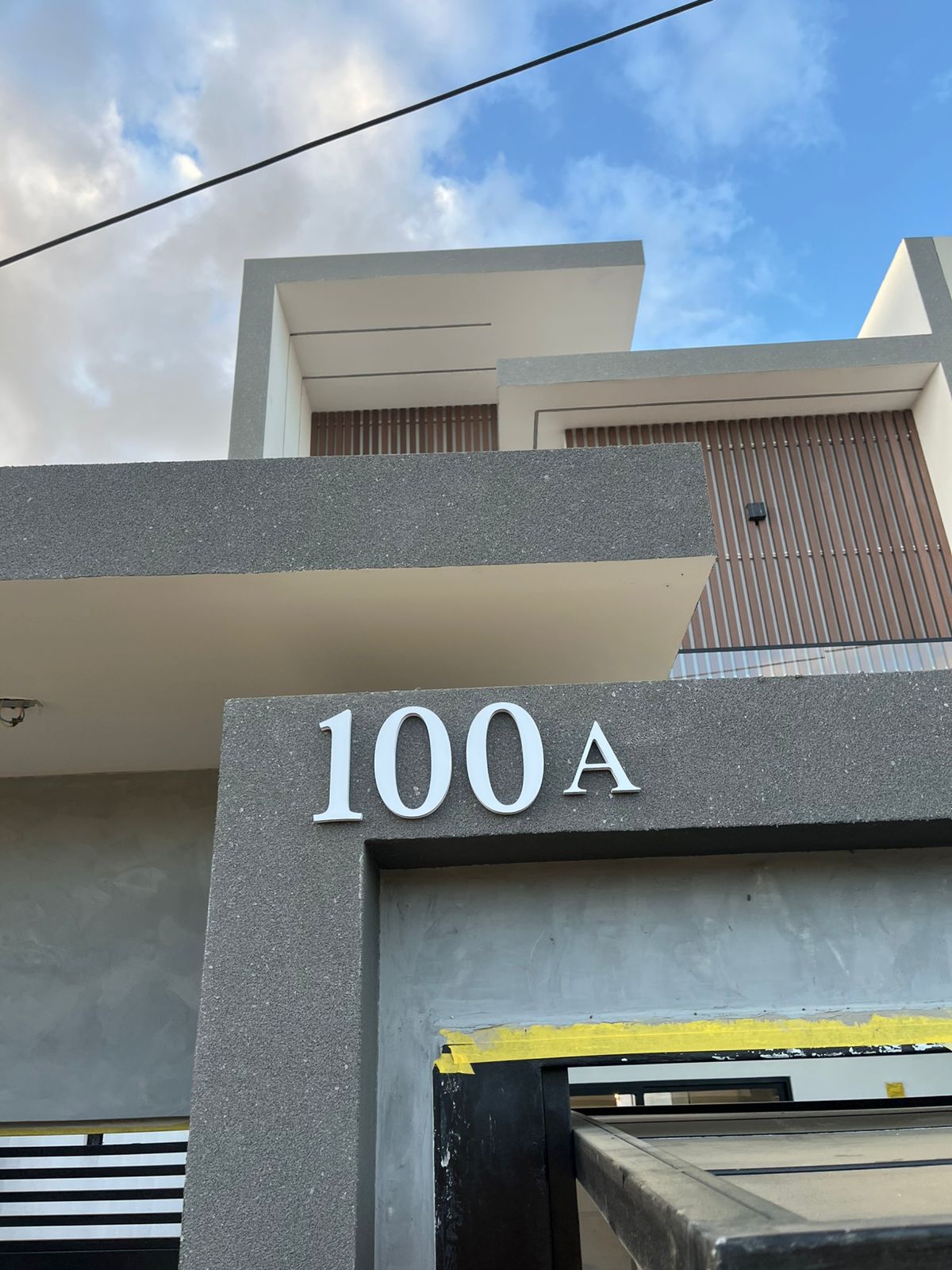 NÚMEROS RESIDENCIAIS 20 cm — PVC + ACM Premium (1ALGARISMO)